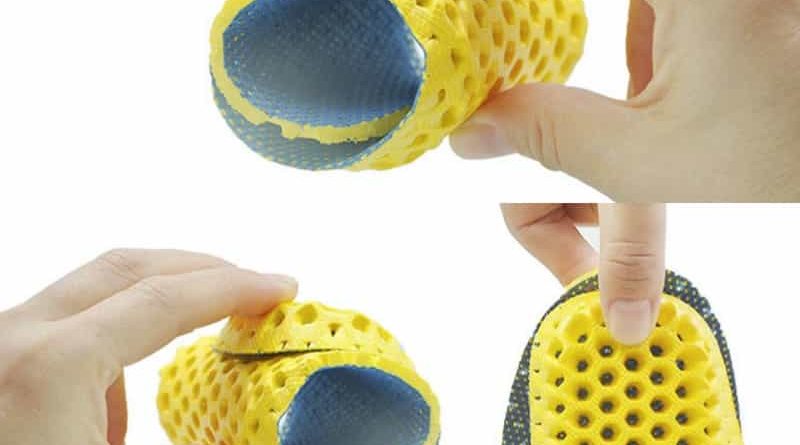Breathable insoles with honeycomb structure